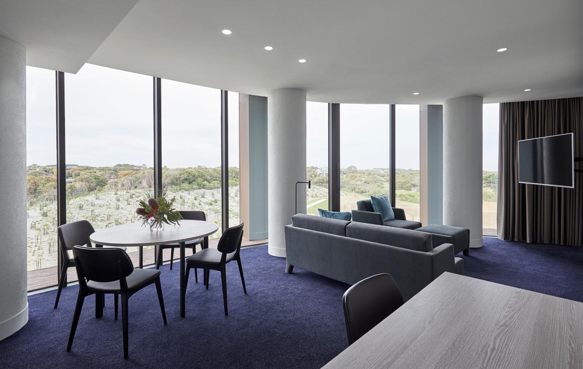 Racv Cape Schanck Resort Habitación foto A suite at the hotel